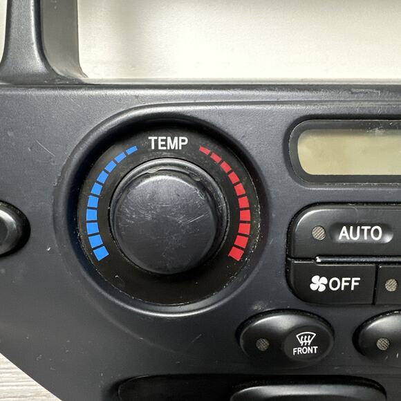 2002-2005 Toyota Sequoia AC Heater Temp Climate Control Switch 84010-0C161 - Picture 4 of 12